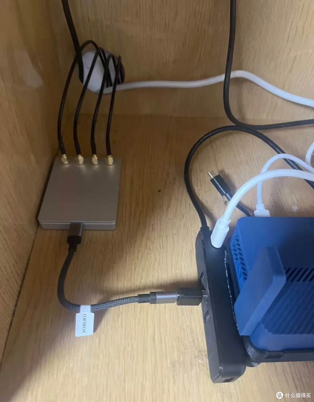 大神自制5G CPE设备，金属外壳+四天线设计，成品卖118块