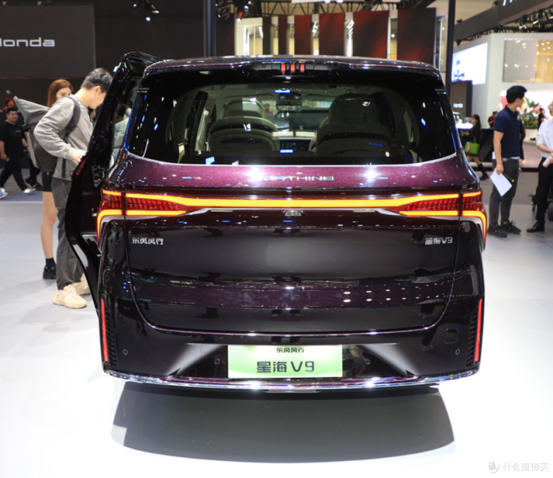 东风风行星海V9汽车