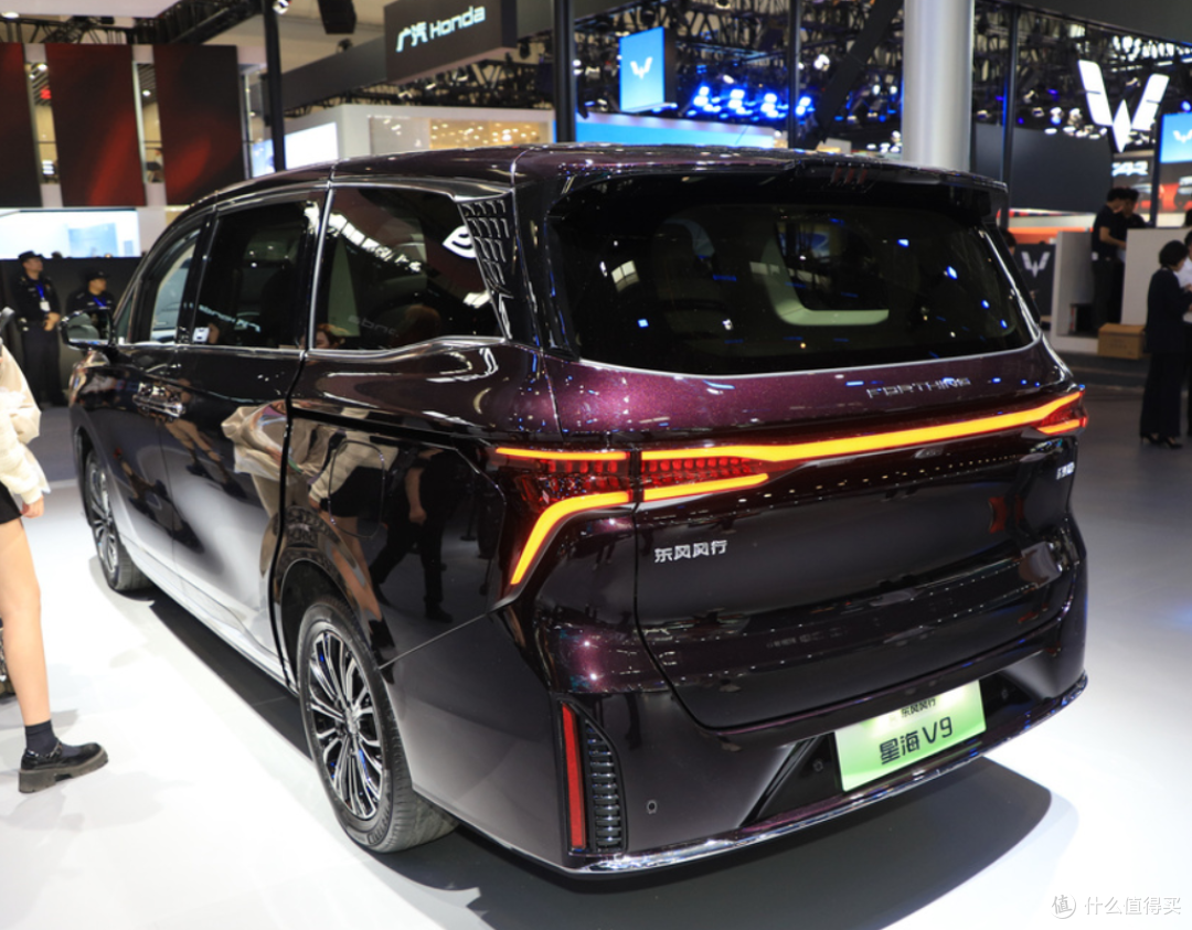 东风风行星海V9汽车