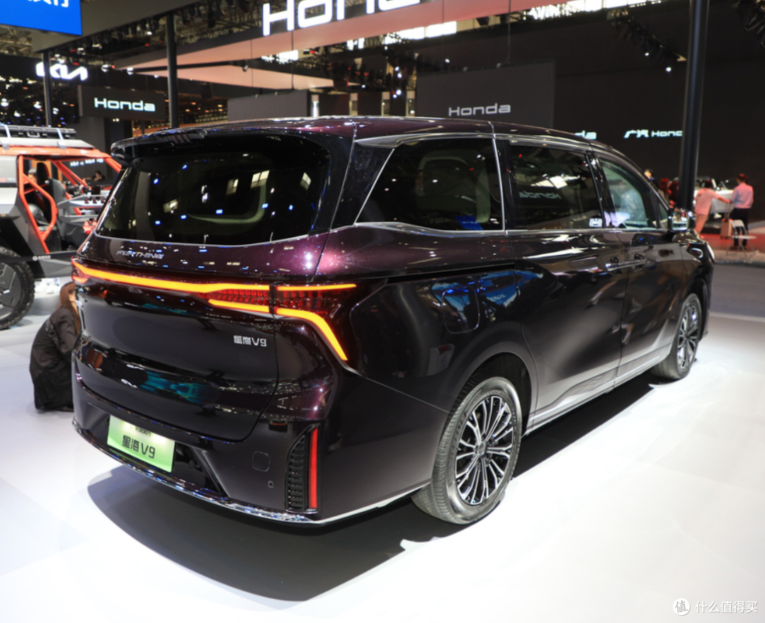 东风风行星海V9汽车