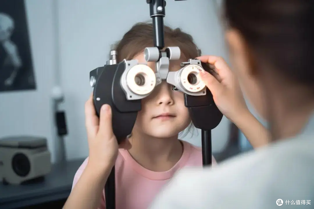 孩子做视力检查正常,但总揉眼、看不清——别忽视调节问题
