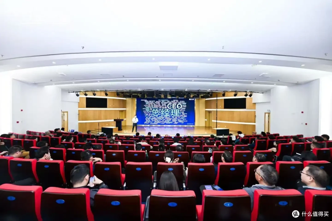 司马阅2025企业AI落地应用峰会上海站,在张江机器人谷落下帷幕