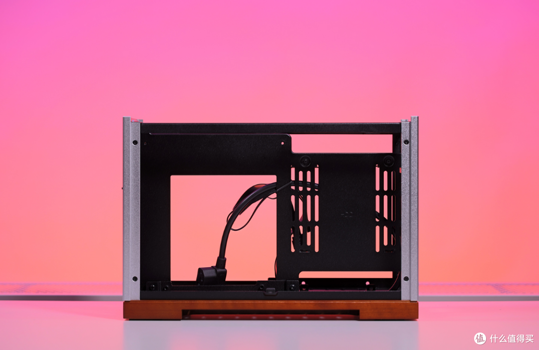 打死不装?装的就是ITX小钢炮:230F+铭瑄H810ITX+5070+乔思伯T9
