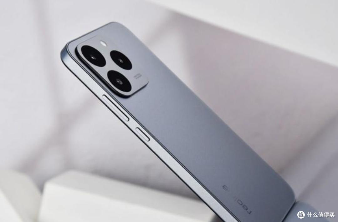 74mm!手机单手握持的“黄金宽度”?谈务实派购机指南