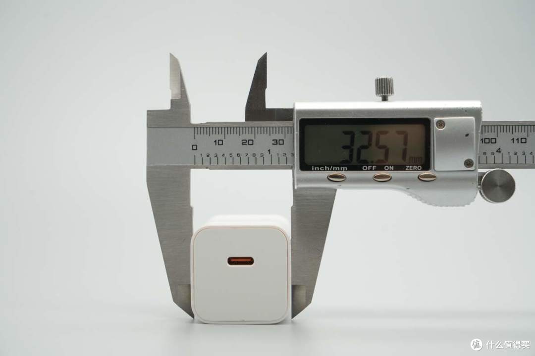 支持65W PD/PPS快充,荣耀亲选66W氮化镓充电器拆解