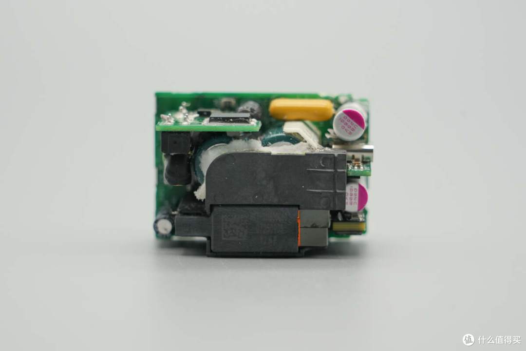 支持65W PD/PPS快充,荣耀亲选66W氮化镓充电器拆解