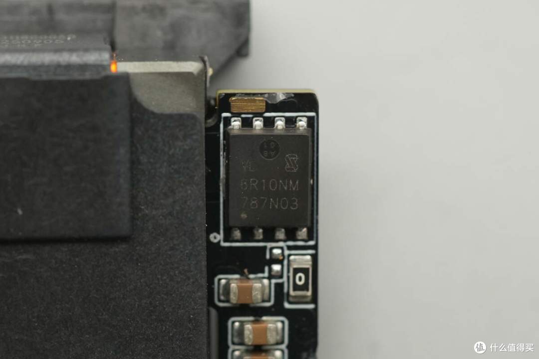 支持65W PD/PPS快充,荣耀亲选66W氮化镓充电器拆解