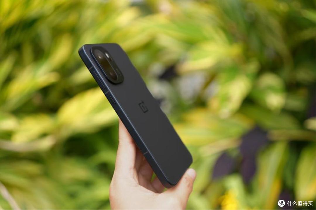 一加新机“不讲武德”,7800mAh+1TB+旗舰芯,顶配售价更亲民了
