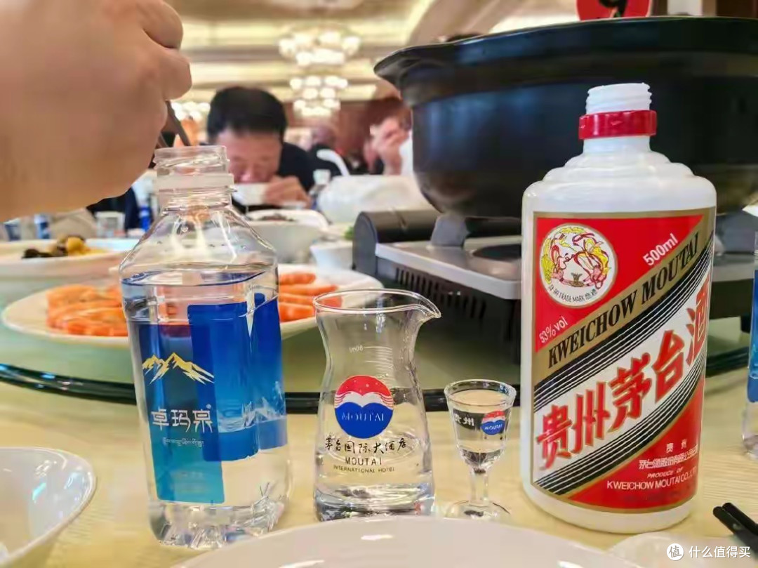 茅台跌破1700元，从炒作神坛回归常态，真正喝酒的人反而受益了