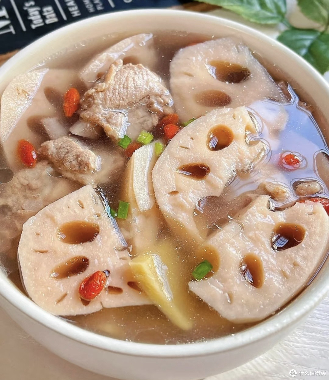 莲藕排骨汤:一口鲜醇入魂,秋冬滋补首选