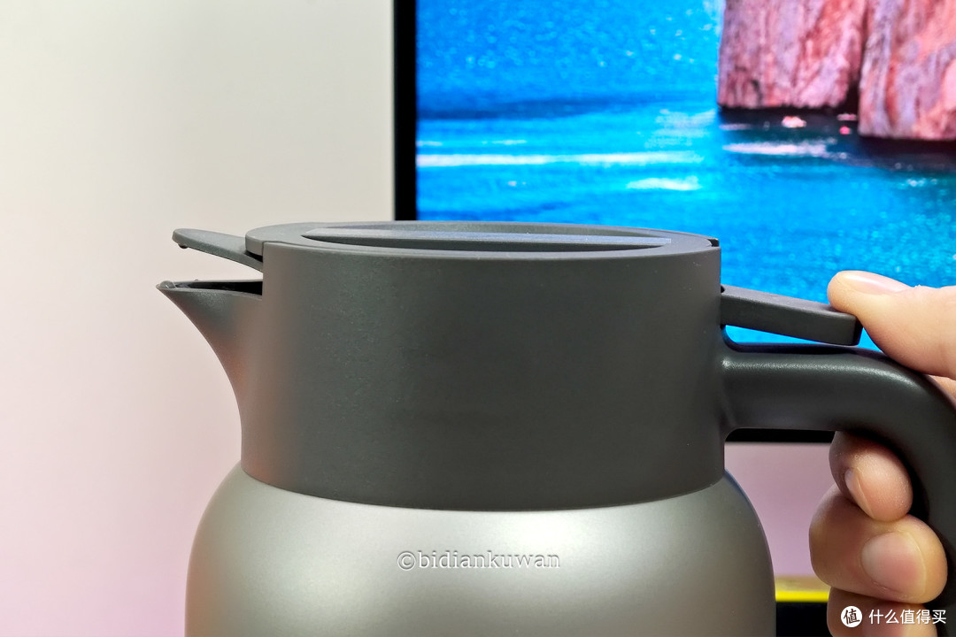 双层纯钛,健康饮水:小米新出的钛保温壶1.2L真香!