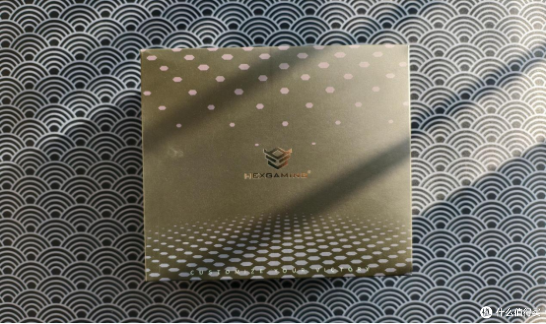 拥有双切扳机和四颗微动背键,是DS5手柄的终极进化吗?
