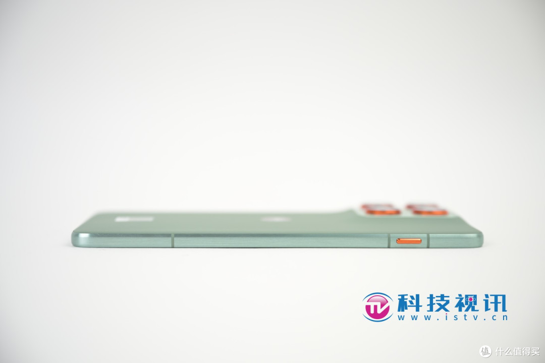 纤薄之躯，智驭未来 联想moto X70 Air AI手机测评