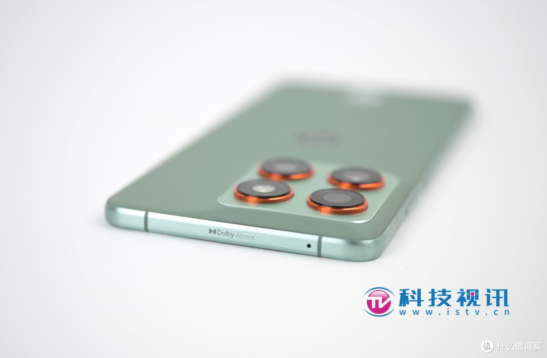 纤薄之躯，智驭未来 联想moto X70 Air AI手机测评