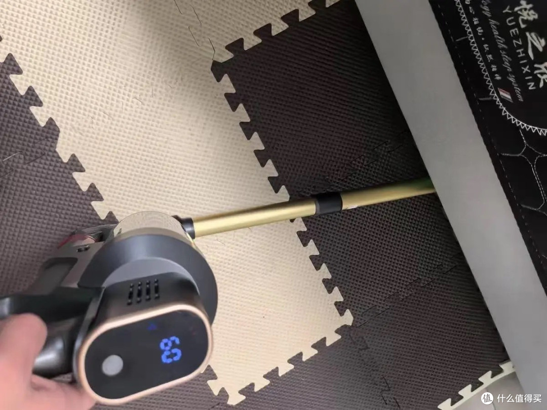 自动倒尘设计,清洁更轻松