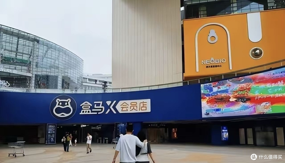 进门就先交260元!违反常理的山姆超市,咋在中国越来越火了?
