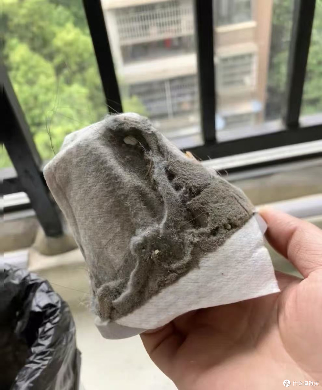 手持吸尘器轻松应对宠物掉毛