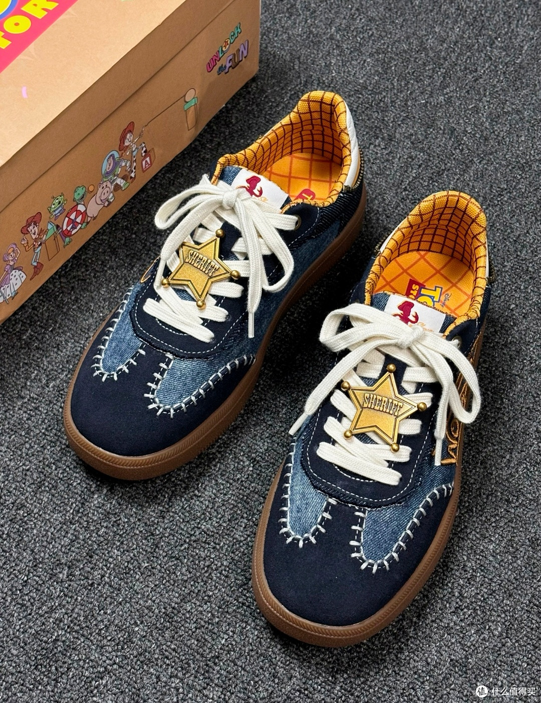 丹宁牛仔+复古德训：天美意胡迪Woody德训鞋