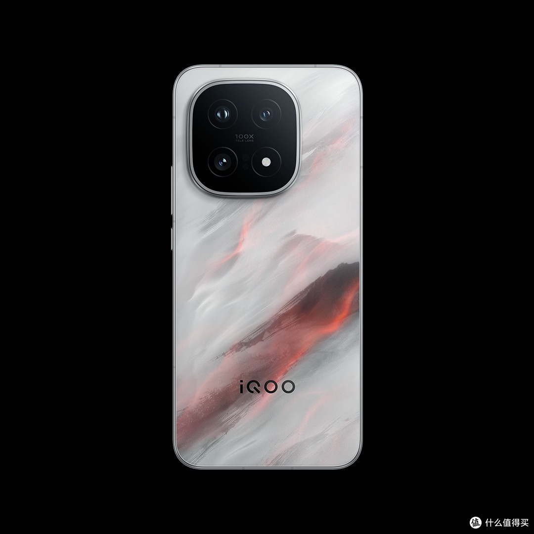 性能强悍的“偏科生”:IQOO15