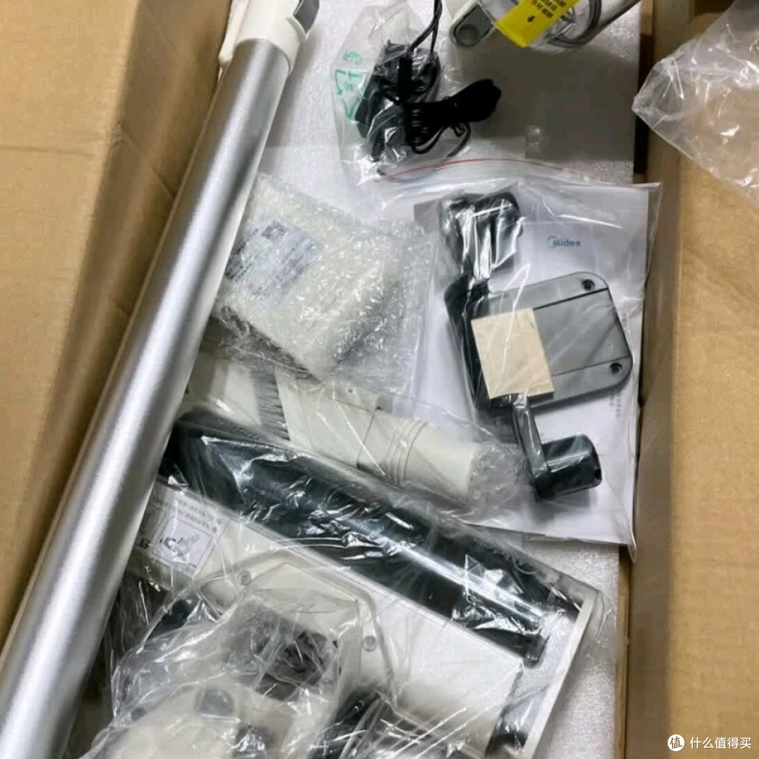美的无线吸尘器,轻松搞定宠物毛发