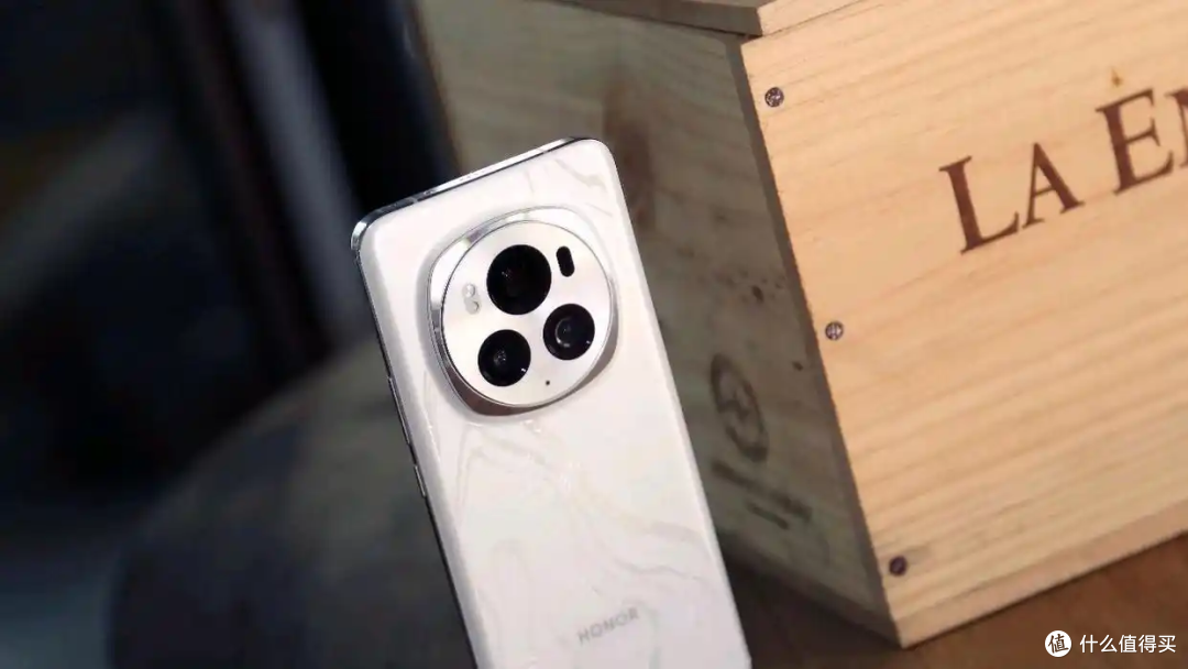 谁能顶得住?荣耀直降 3200 元,16GB 大内存版香到窒息