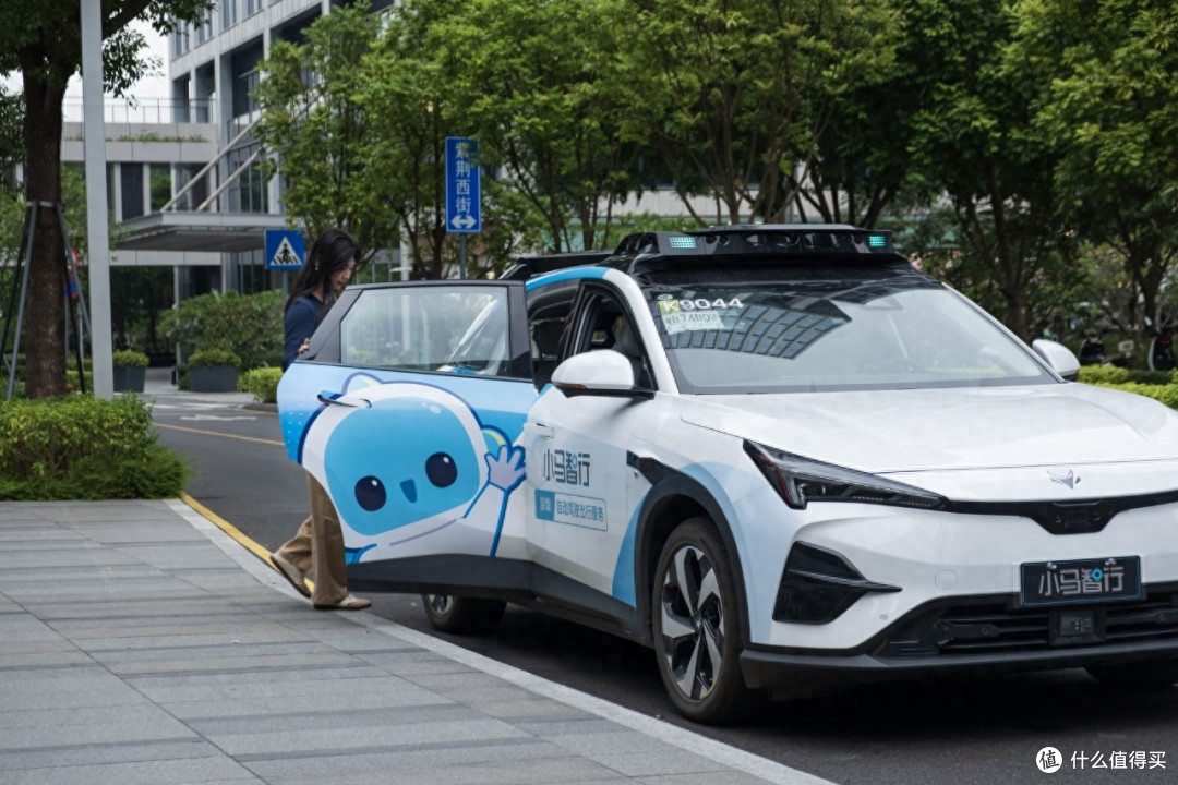 小马智行与西湖集团在深圳启动首批Robotaxi创新应用试点