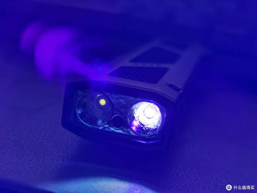奈特科尔EDC17体验：三光源全能，便携与性能兼得