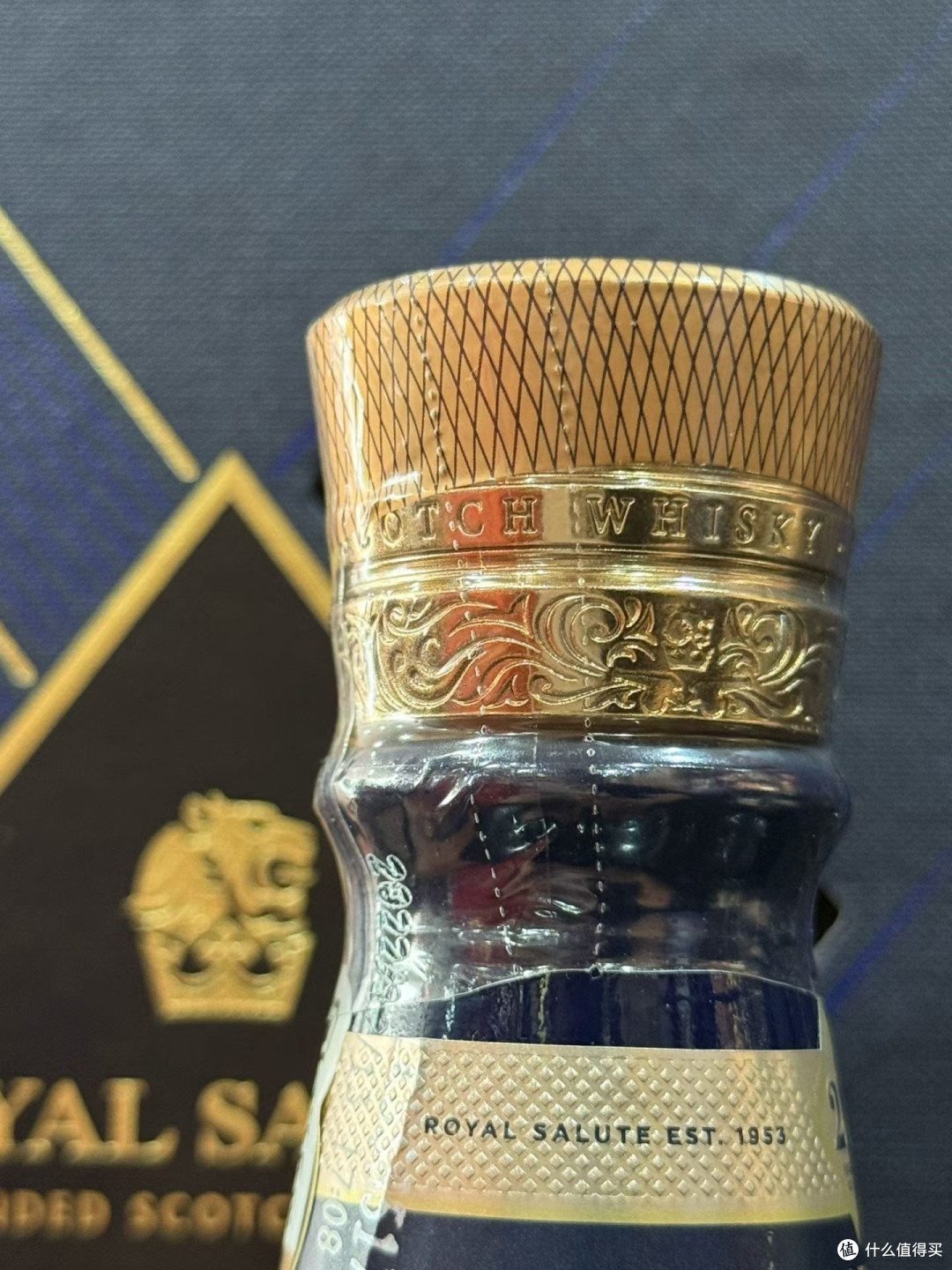 皇家礼炮21载时光淬炼的皇家礼遇，调和威士忌的奢华典范！