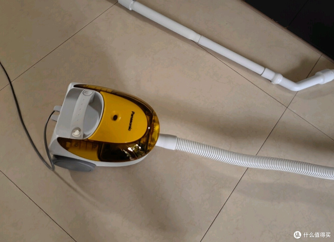 松下MC-C30Y吸尘器体验:轻巧大吸力,让家务变成轻松事