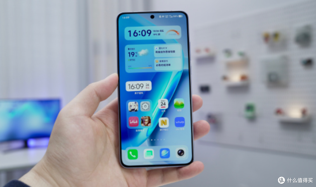 vivo“不讲武德”,16GB+1TB+7500mAh,顶配新旗舰售价更加亲民
