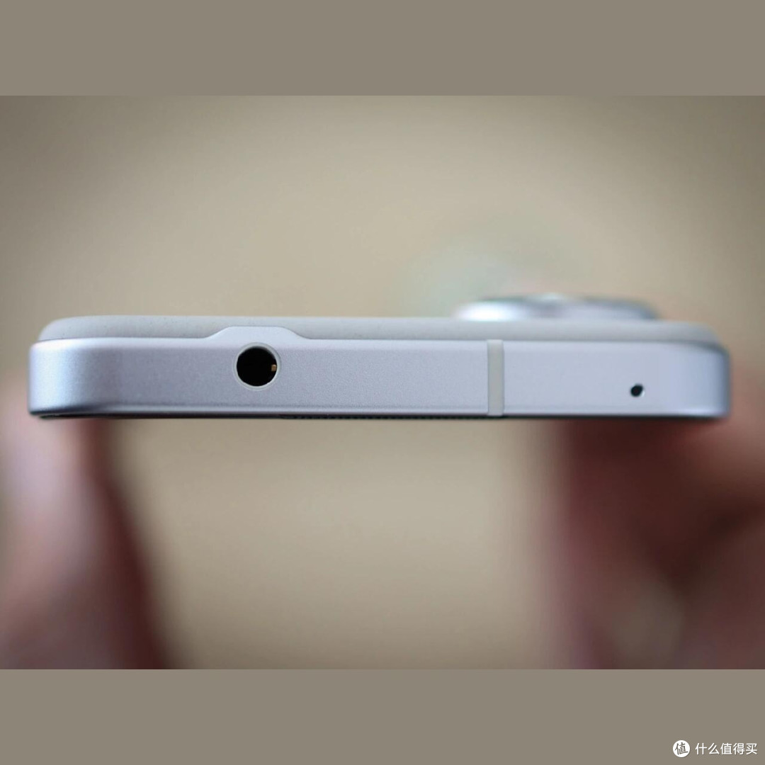 千元拿下“小屏小钢炮”,华硕ZenFone 9性价比拉满