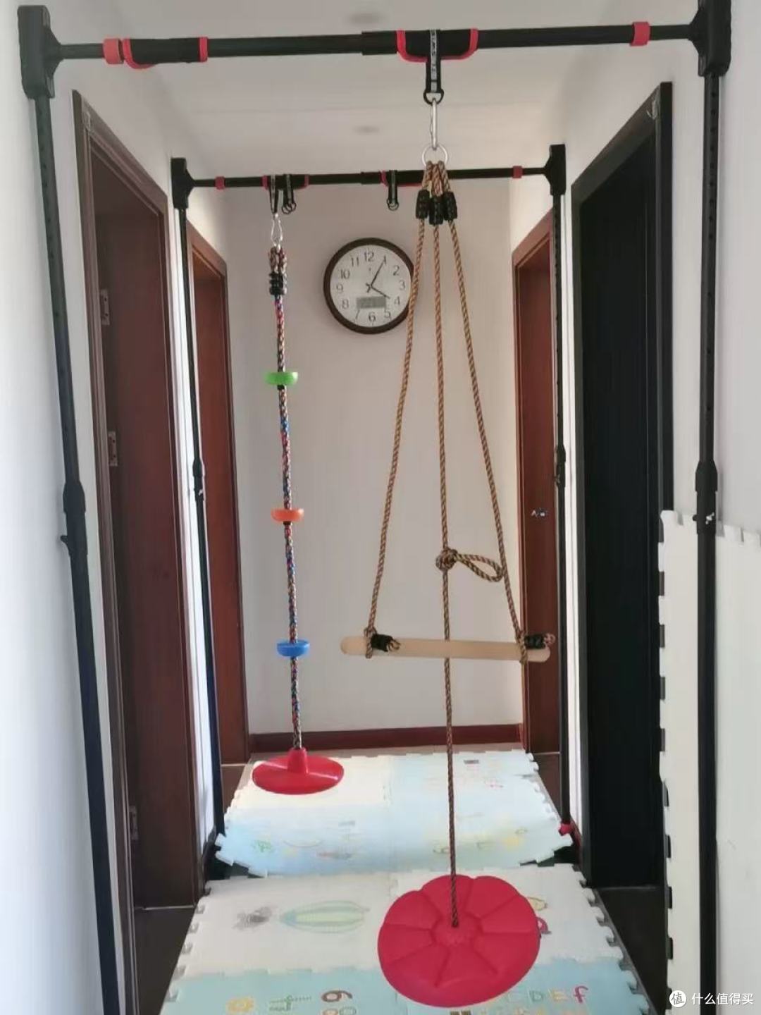橙色理论单杠实测!免打孔还能全家共用,我家健身角直接封神🌟