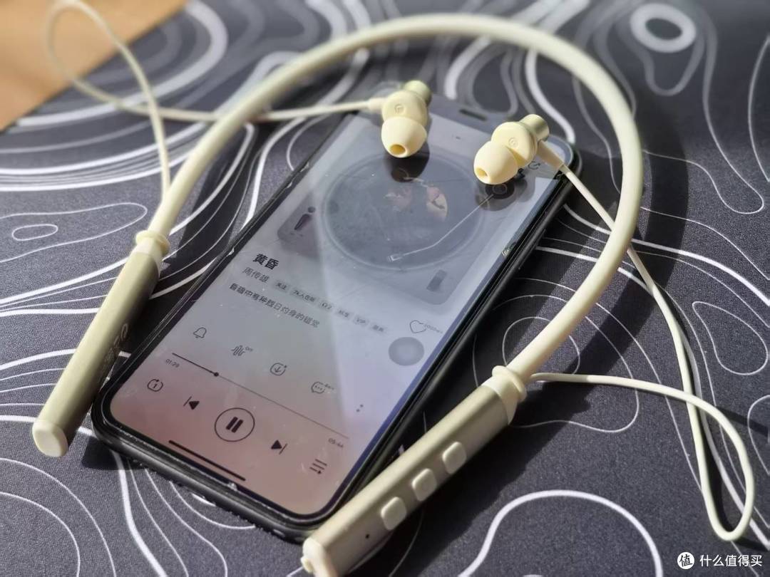 颜值与 HiFi 音质并存 戴灵 D4 云暮白:精致党与音乐迷的心头好