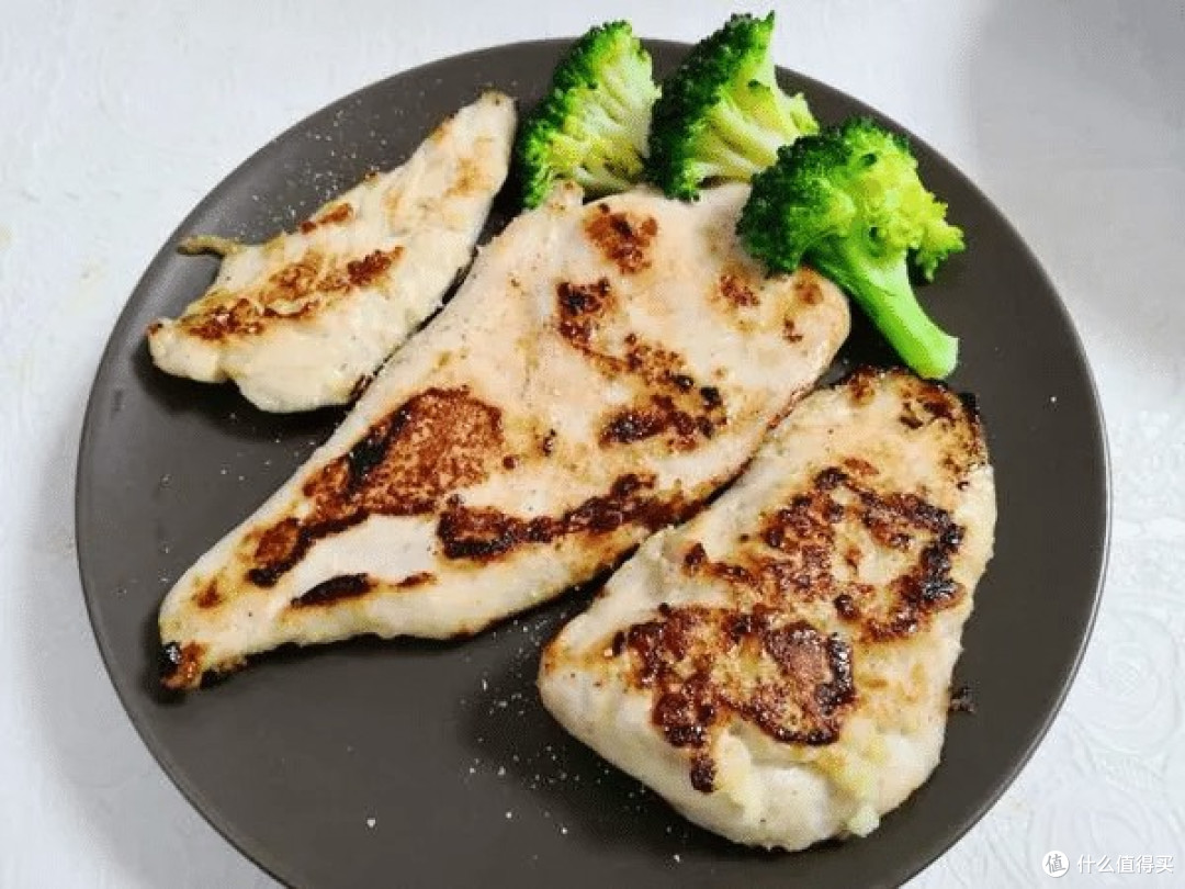 好吃喝请上报,香煎鸡胸肉与清蒸鲈鱼做法