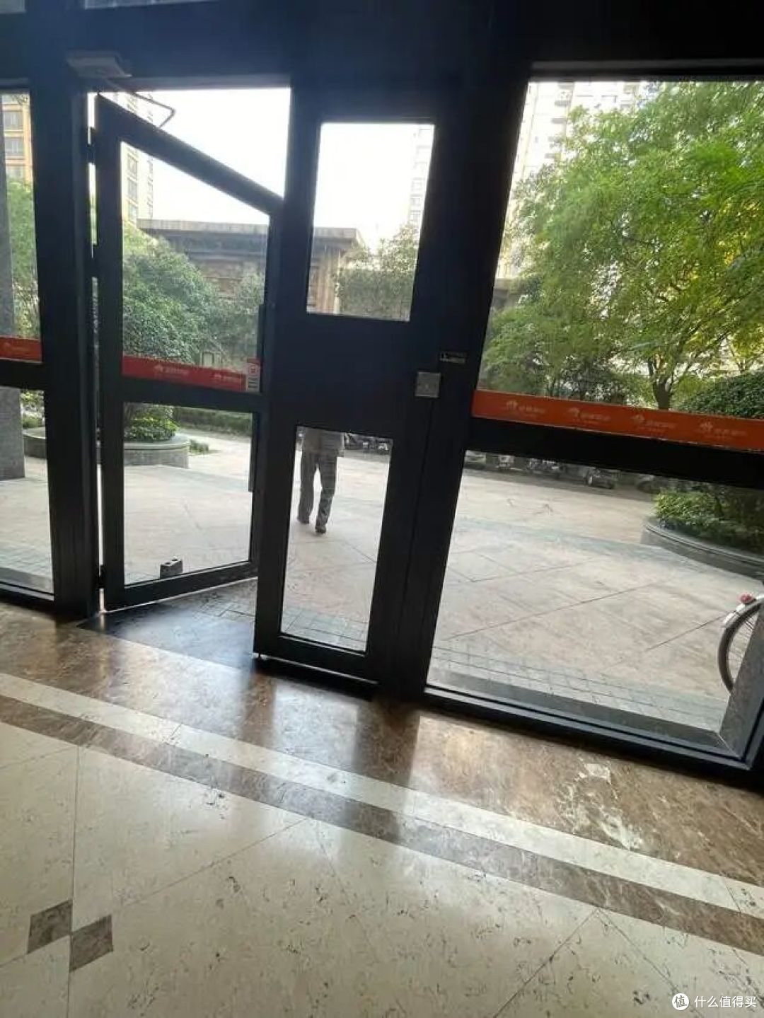 代入郑智化视角去上了个班,我终于知道:八千万残障人士去哪了?