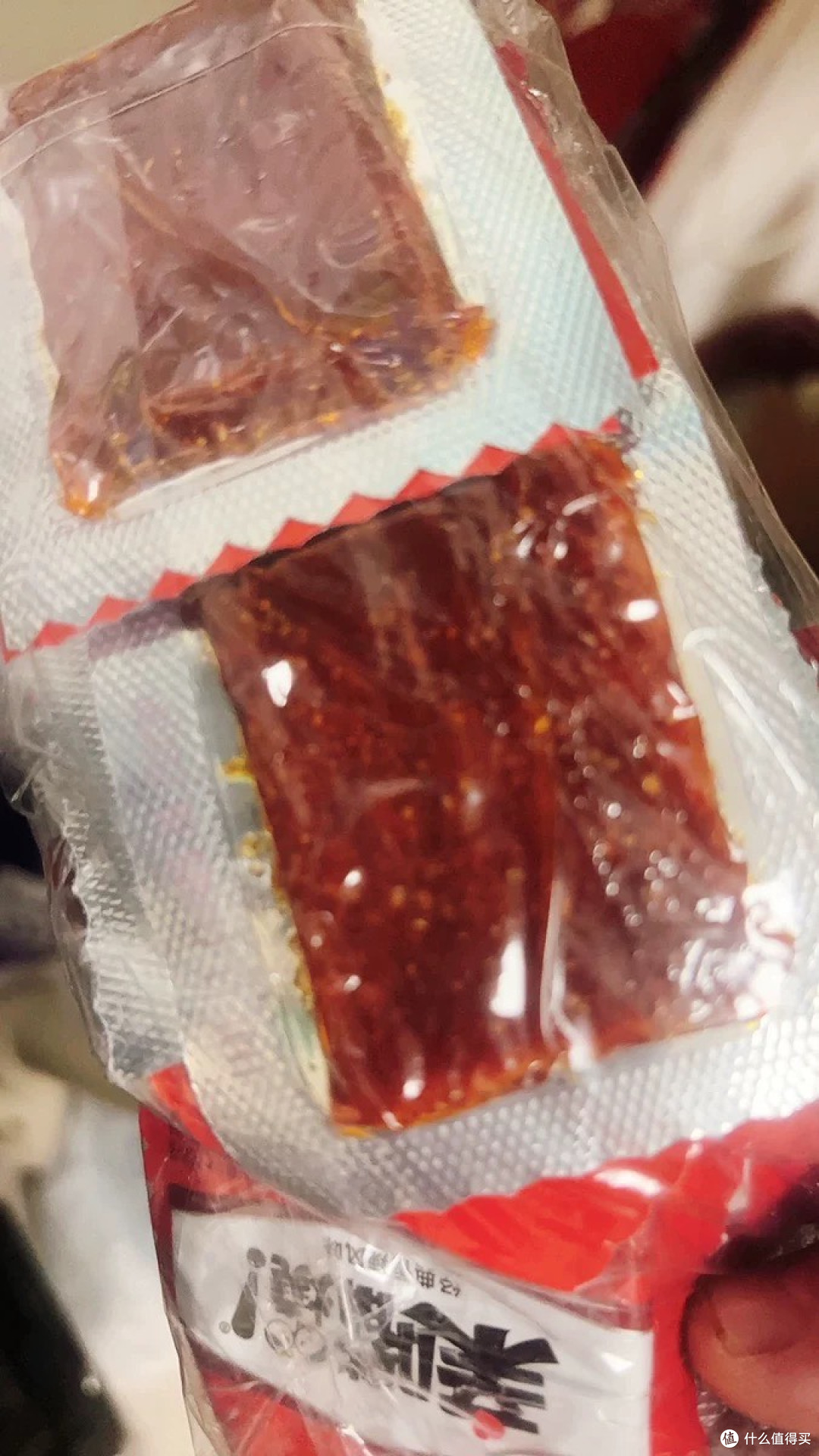 双11必囤!卫龙亲嘴烧麻辣牛肉味,解馋小吃界的顶流
