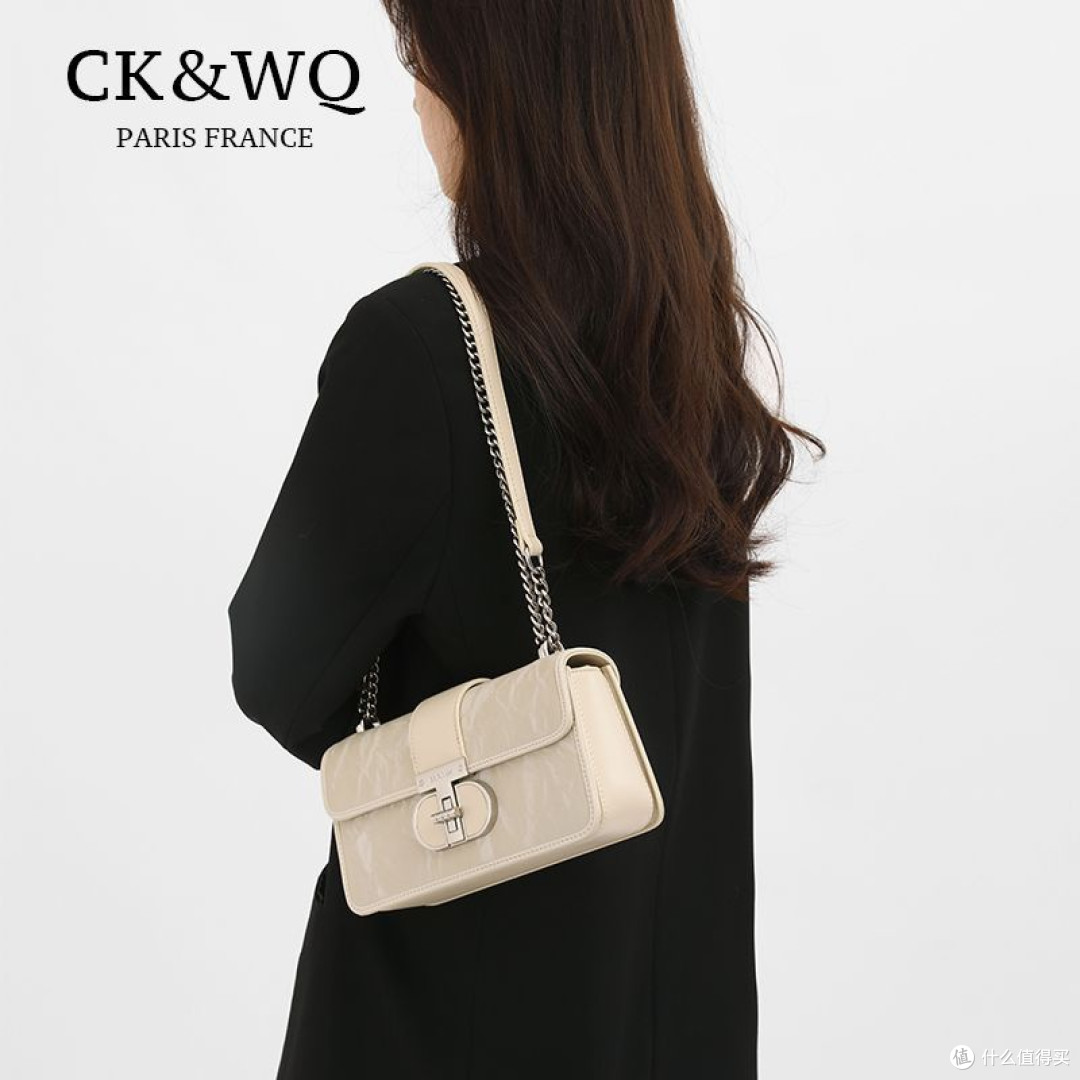年度新喜！CK&WQ 2025秋冬联名款，小香风包的百搭质感担当