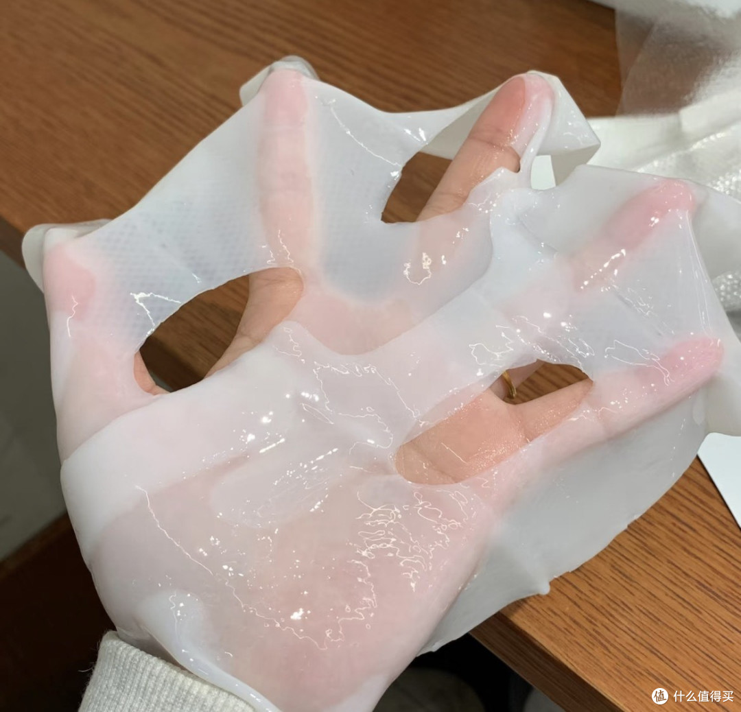 熬夜救星面膜深度测评:让肌肤重获紧致的秘密