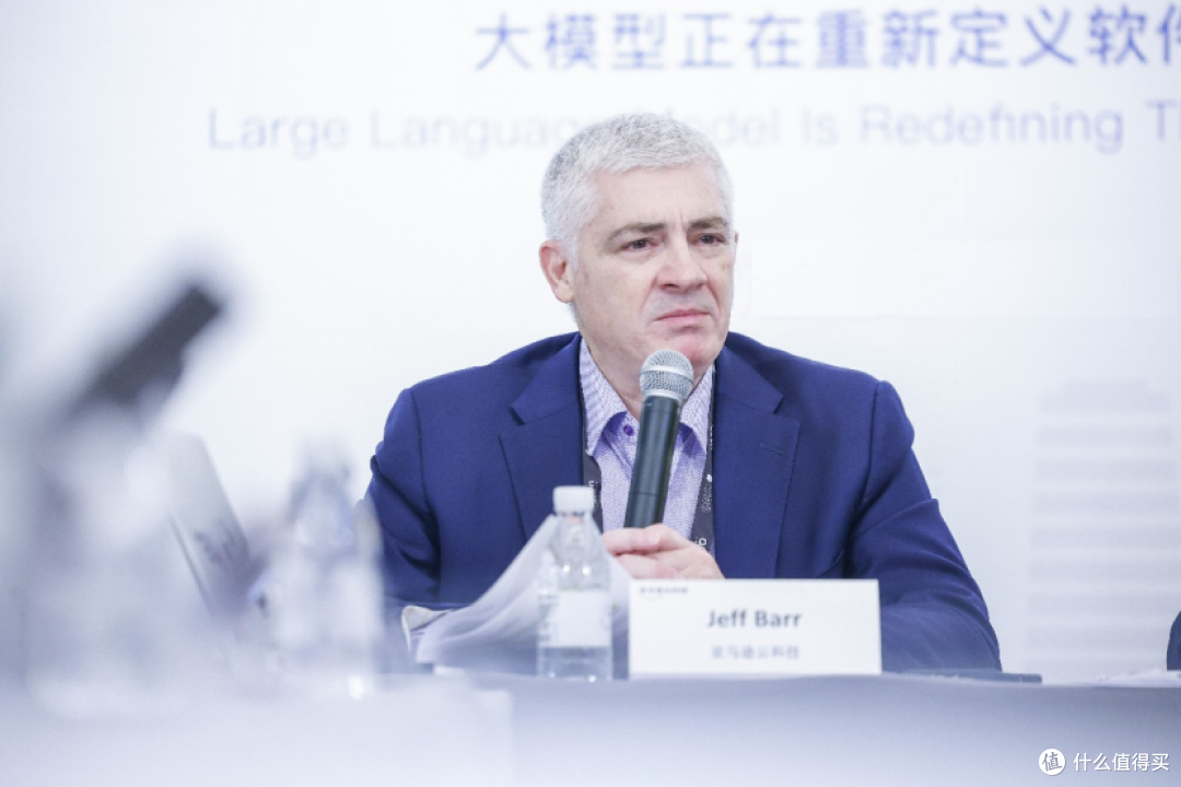 云智融合时代，亚马逊云科技Jeff Barr畅谈AI如何重塑开发者未来