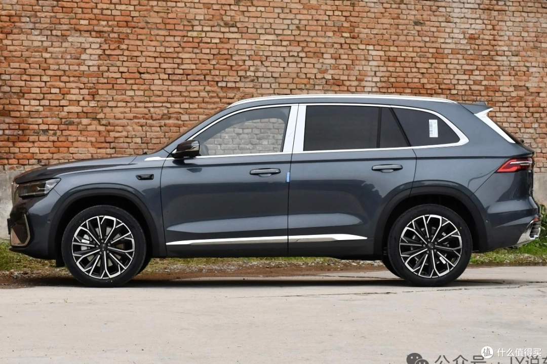 与沃尔沃XC60同平台,吉利星越L降价1.3万,配2.0T+8AT,16个音响