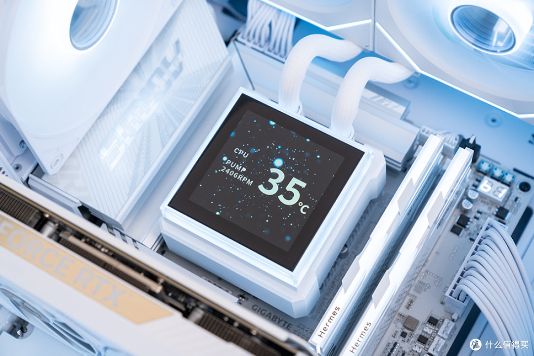 无限镜美学落地:联力 LANCOOL 217 INF 装机,打造桌面光影焦点
