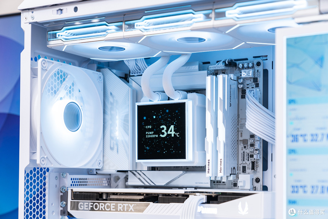 无限镜美学落地:联力 LANCOOL 217 INF 装机,打造桌面光影焦点