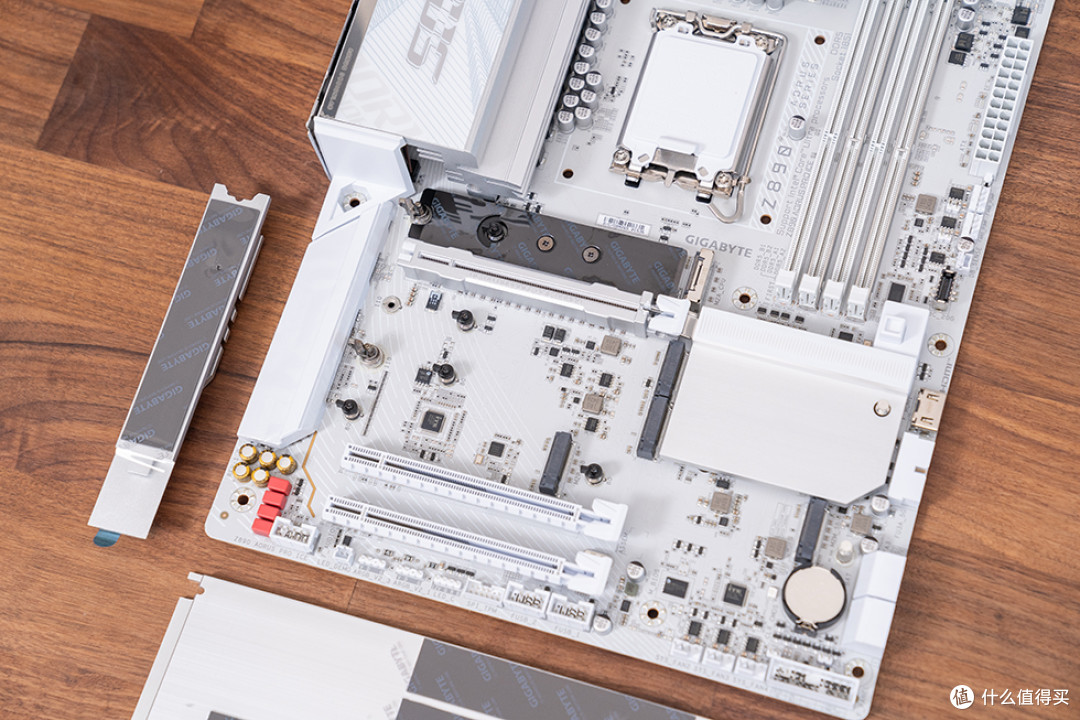 无限镜美学落地:联力 LANCOOL 217 INF 装机,打造桌面光影焦点