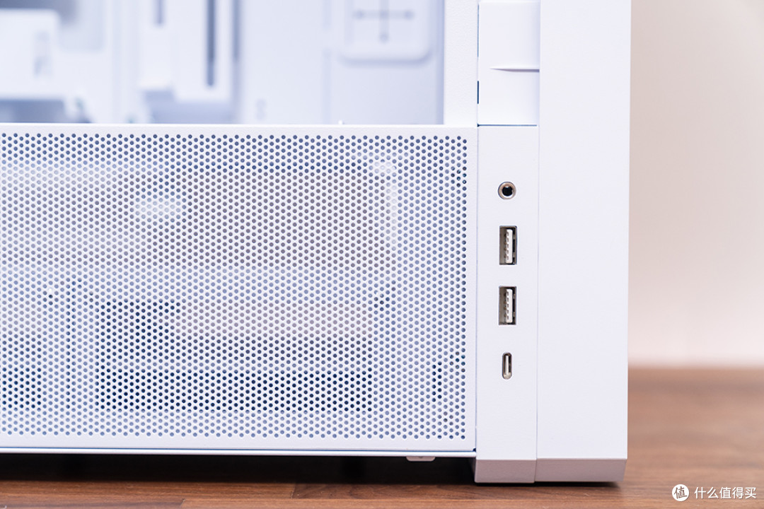 无限镜美学落地:联力 LANCOOL 217 INF 装机,打造桌面光影焦点