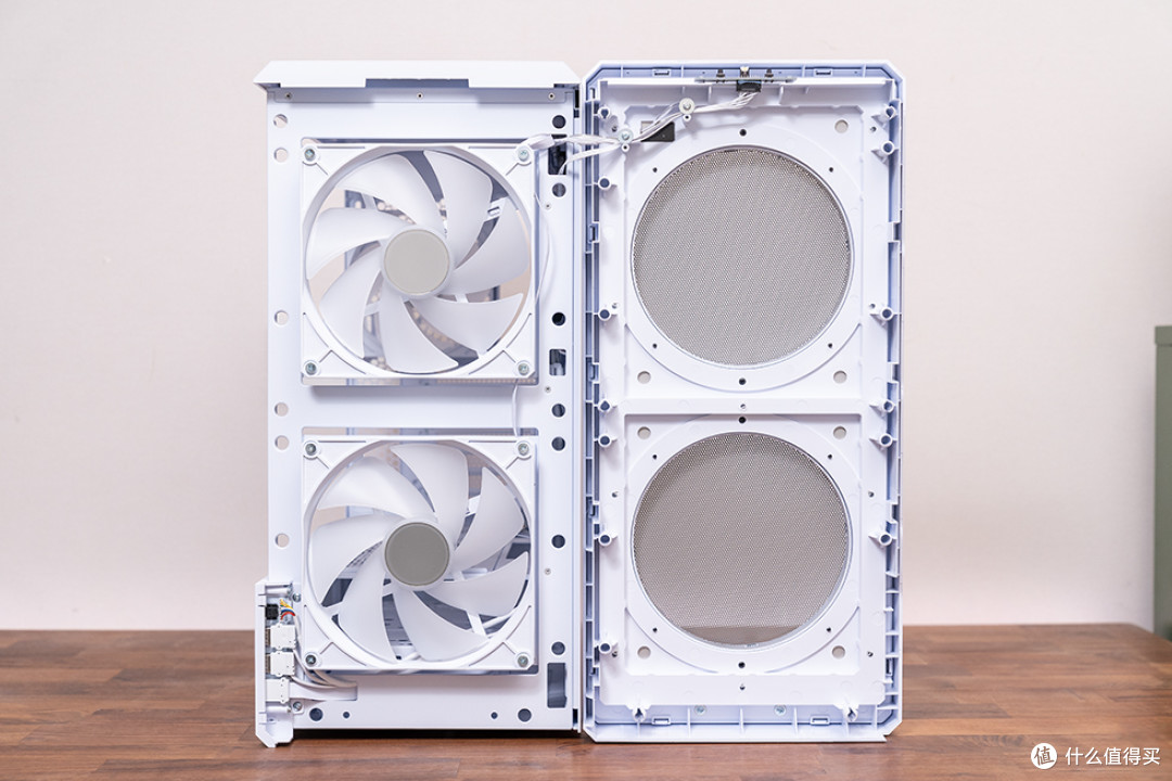 无限镜美学落地:联力 LANCOOL 217 INF 装机,打造桌面光影焦点