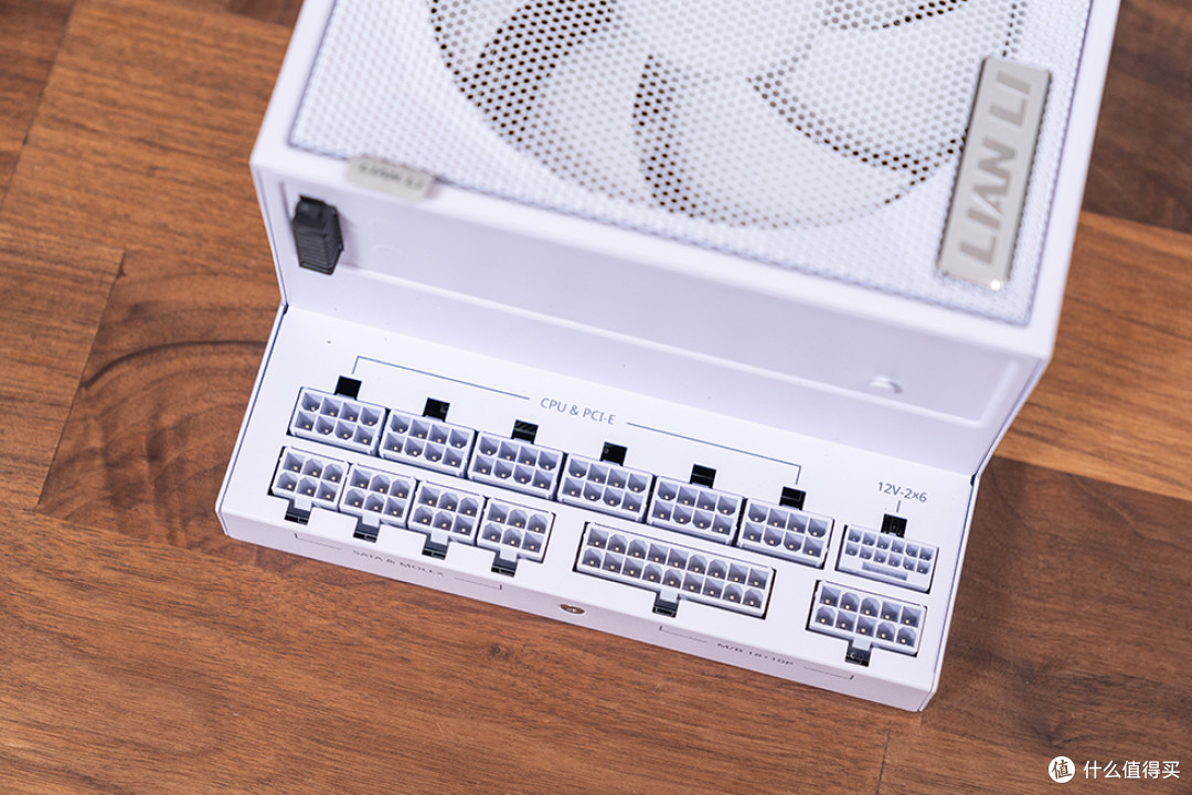 无限镜美学落地:联力 LANCOOL 217 INF 装机,打造桌面光影焦点