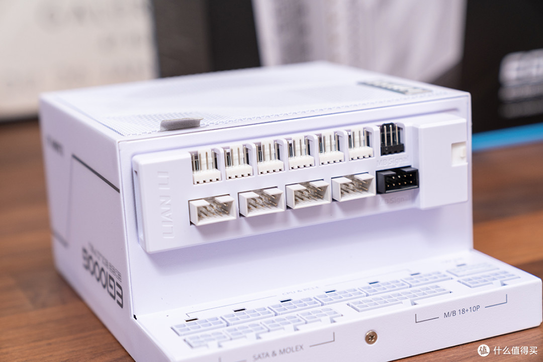 无限镜美学落地:联力 LANCOOL 217 INF 装机,打造桌面光影焦点