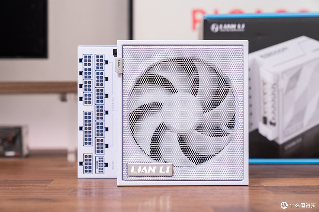 无限镜美学落地:联力 LANCOOL 217 INF 装机,打造桌面光影焦点