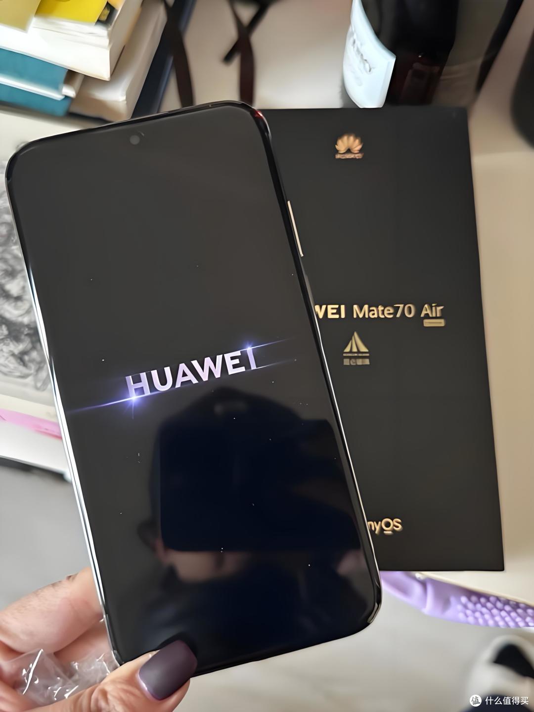 经销商泄密,华为Mate70 Air真机曝光,比苹果厚,电池更大