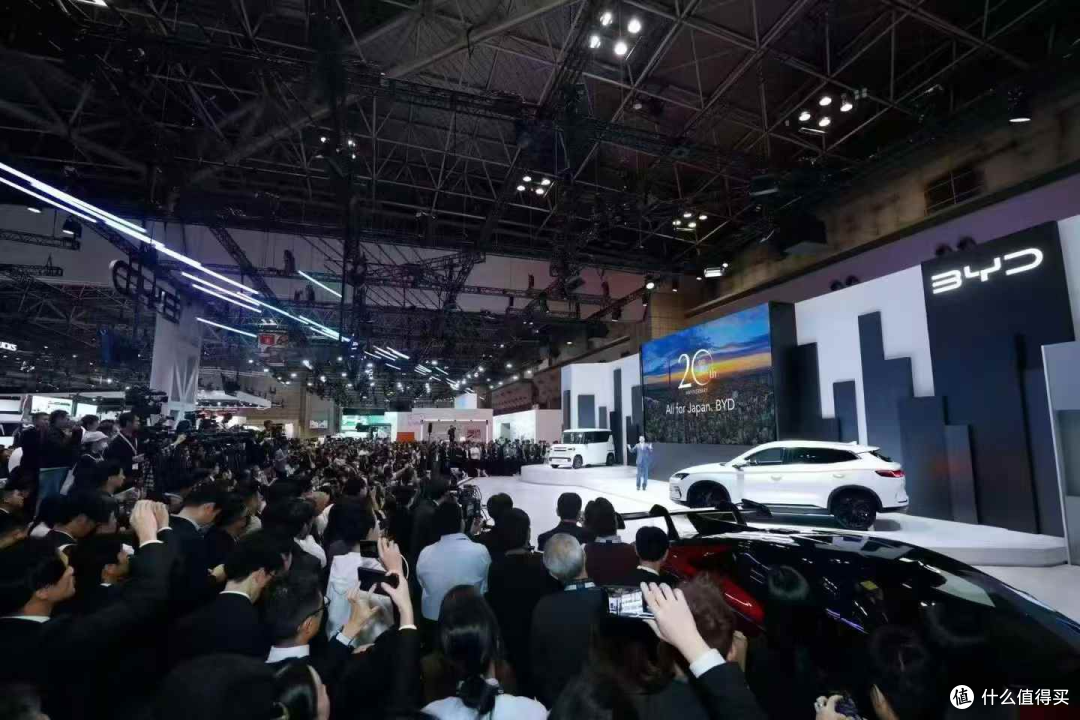 比亚迪今年1-9月，卖出去了超过326万辆新能源汽车